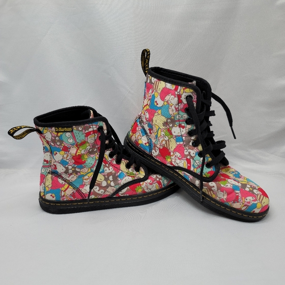 Doc Martens X Sanrio Hello Kitty Shoreditch Boots Size 7 US L, 5 UK, 38 EU - Picture 1 of 11